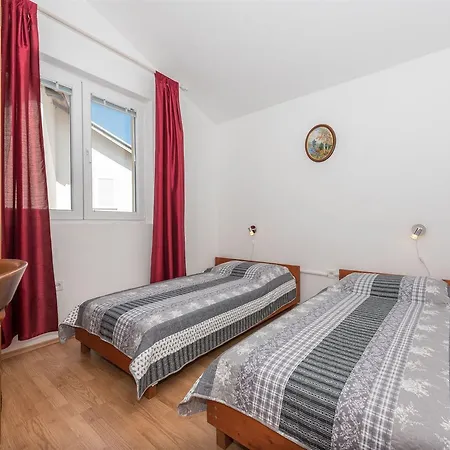 Carmen Apartment