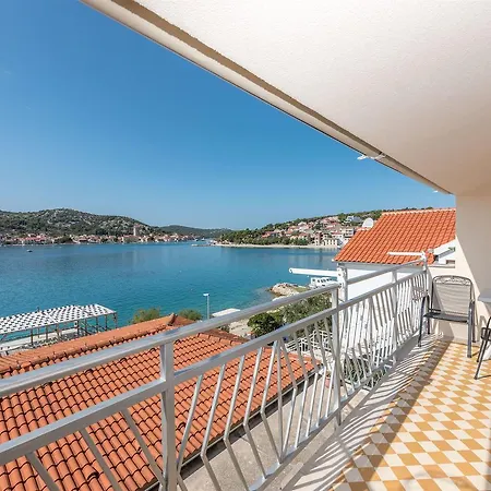 Apartment Carmen *